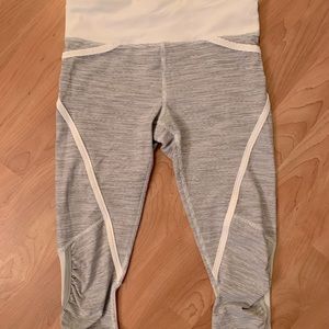 Beautiful Cropped Lululemon Leggings Size 2
